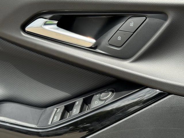 2027 Chevrolet Equinox LT - Photo 21