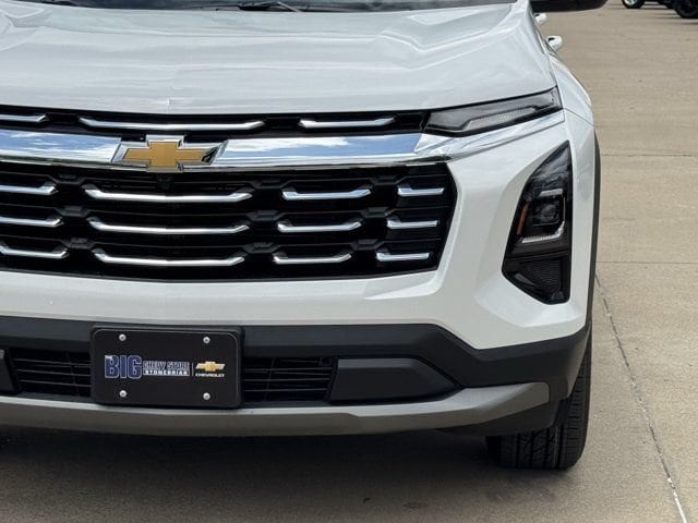 2027 Chevrolet Equinox LT - Photo 9