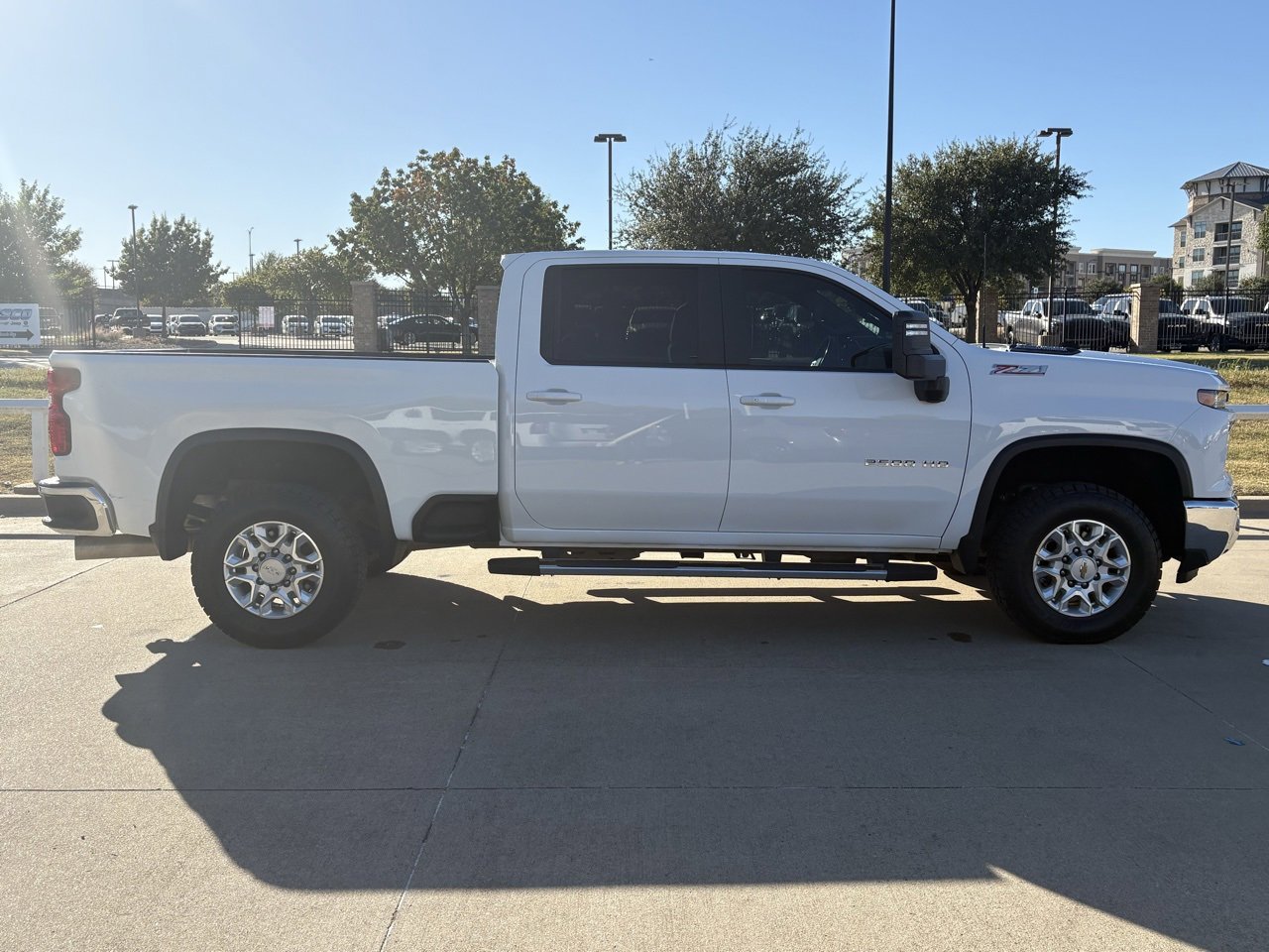 2025 Chevrolet Silverado 2500HD LT photo 3