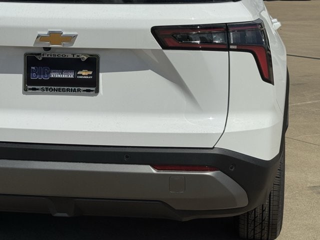 2027 Chevrolet Equinox LT - Photo 7