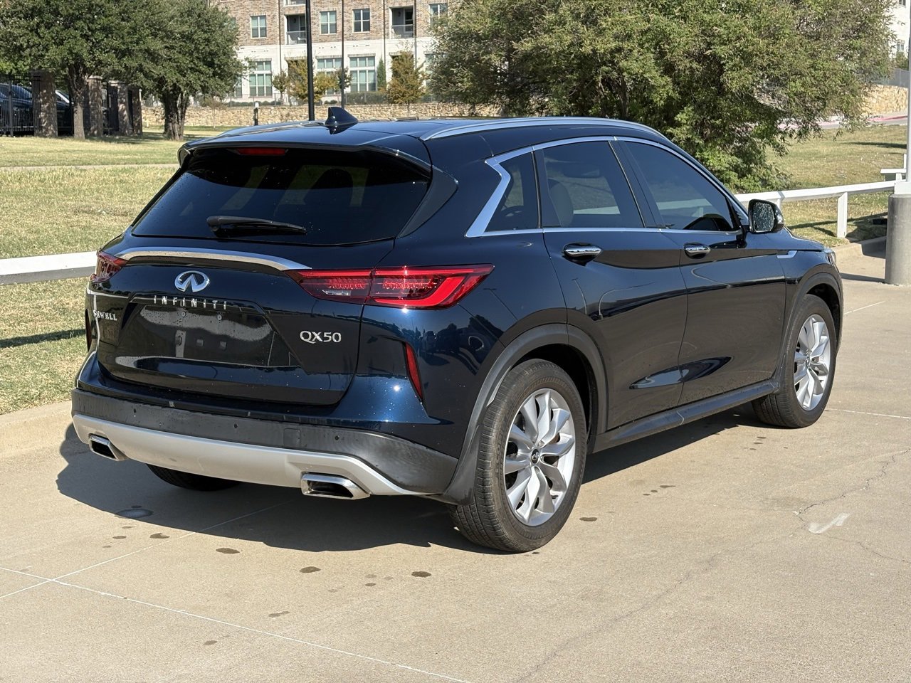 2019 Infiniti QX50 Essential photo 2