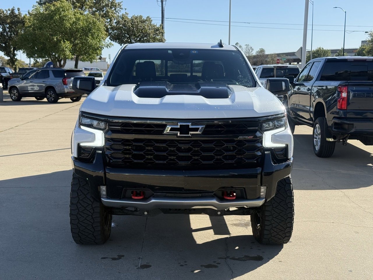 2022 Chevrolet Silverado 1500 photo 2