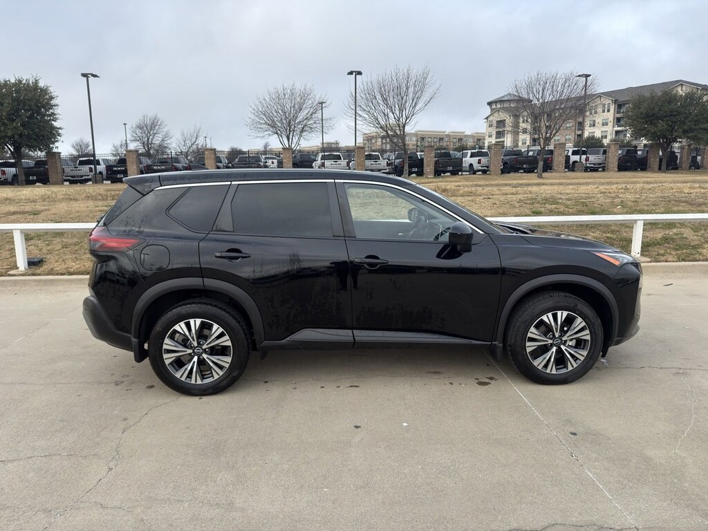Used 2023 Nissan Rogue SV FWD SUV