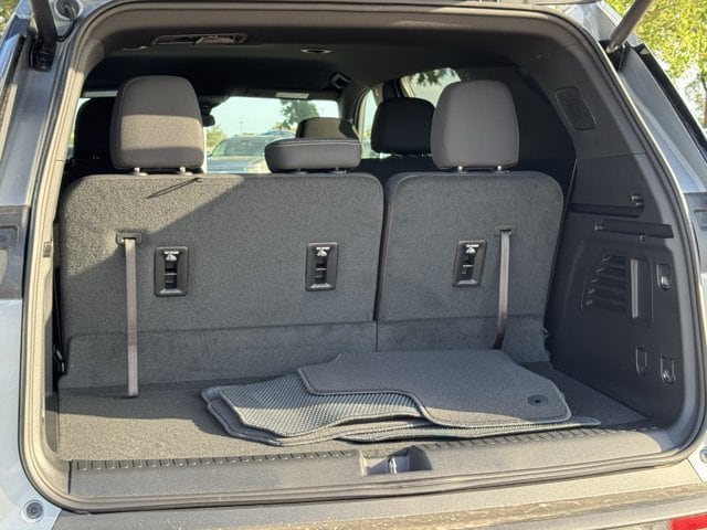 2027 Chevrolet Traverse LT - Photo 25