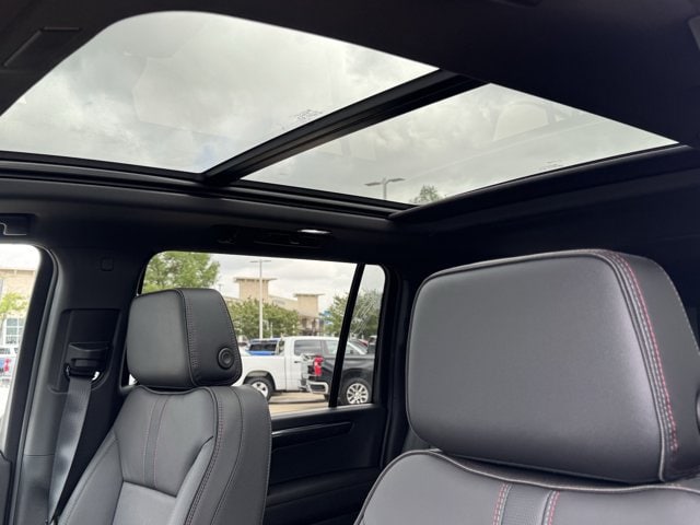 2026 Chevrolet Suburban RST - Photo 26