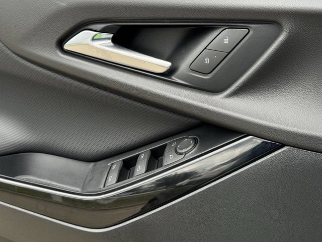 2027 Chevrolet Equinox LT - Photo 21
