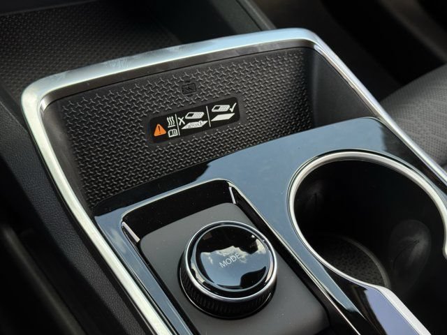 2027 Chevrolet Equinox LT - Photo 17