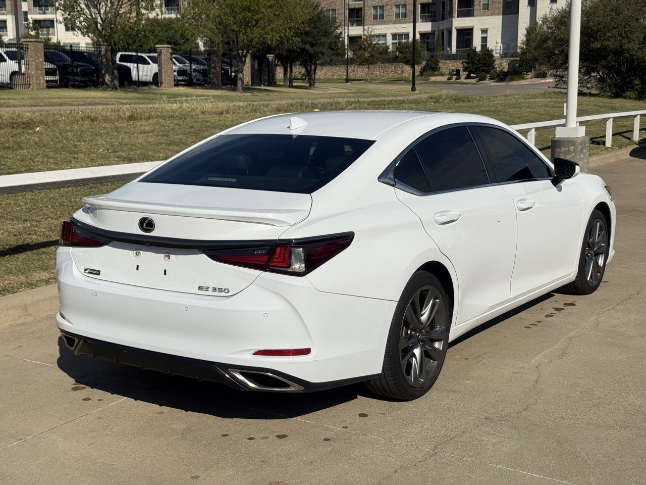 2019 Lexus ES 350 photo 4
