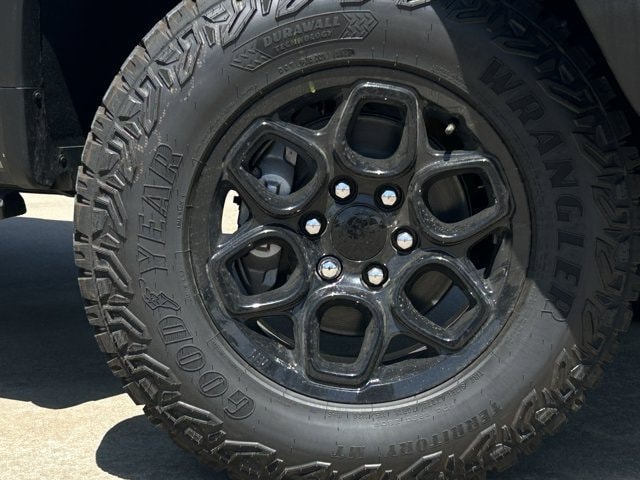 2026 Chevrolet Silverado 1500 ZR2 - Photo 10