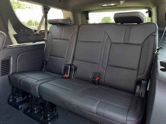 2026 Chevrolet Suburban RST - Photo 24