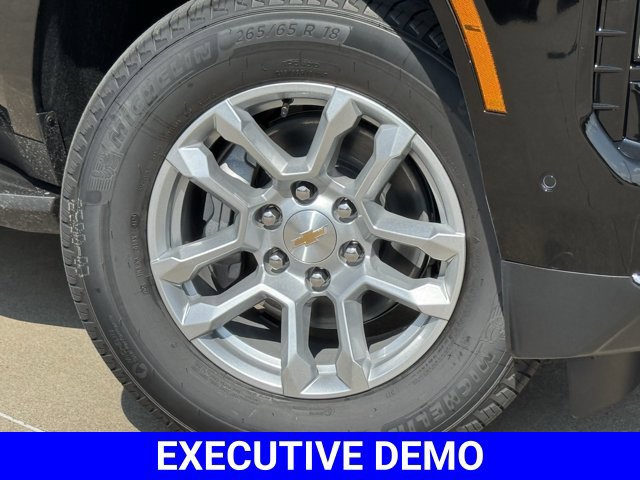 2026 Chevrolet Suburban LT - Photo 26