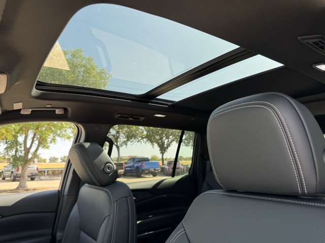 2027 Chevrolet Traverse LT - Photo 25