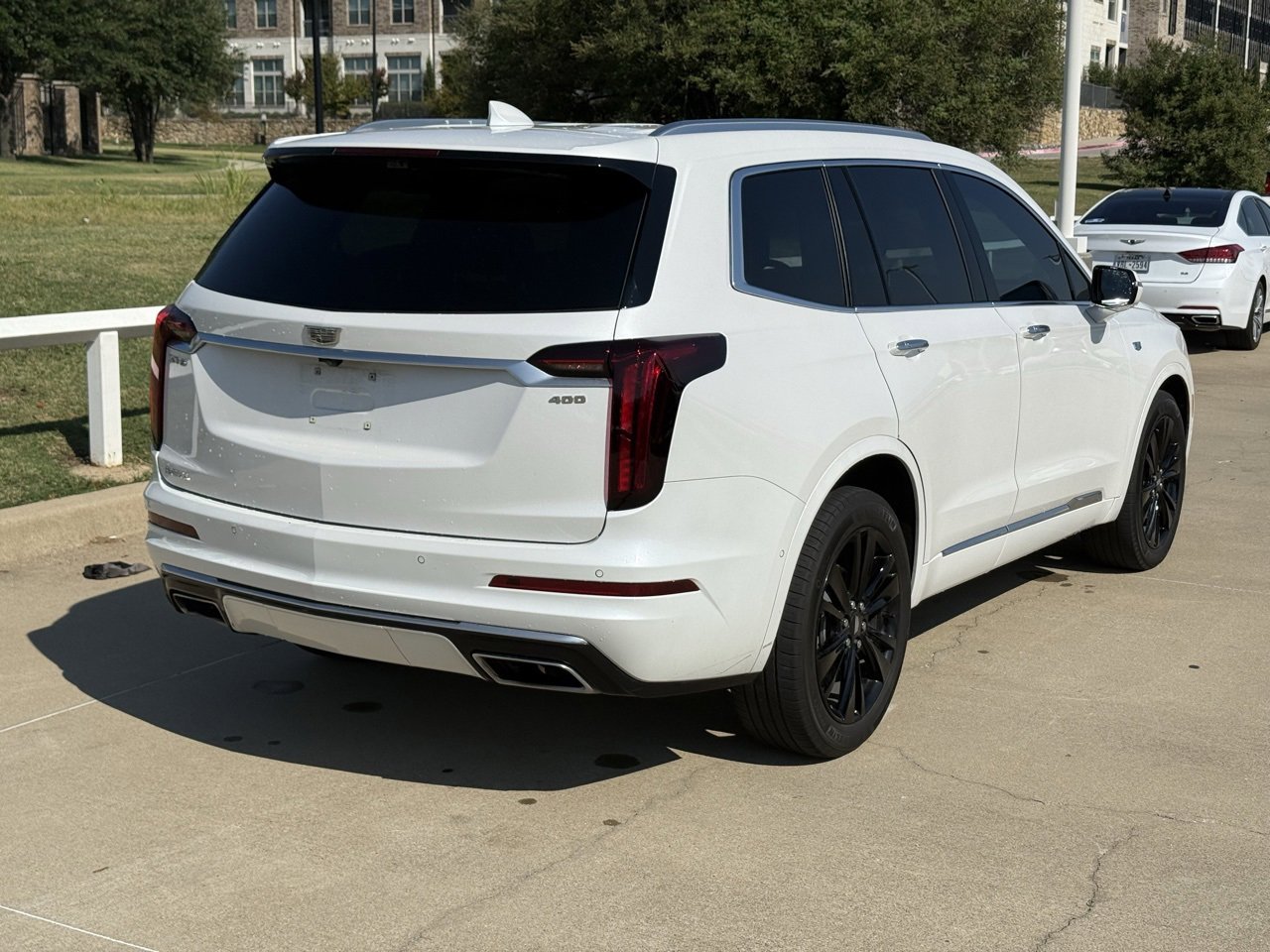 2024 Cadillac XT6 Premium Luxury photo 3