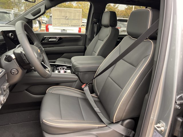 2026 Chevrolet Suburban Premier - Photo 22