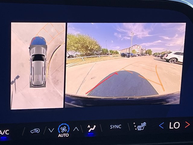 2027 Chevrolet Traverse LT - Photo 16