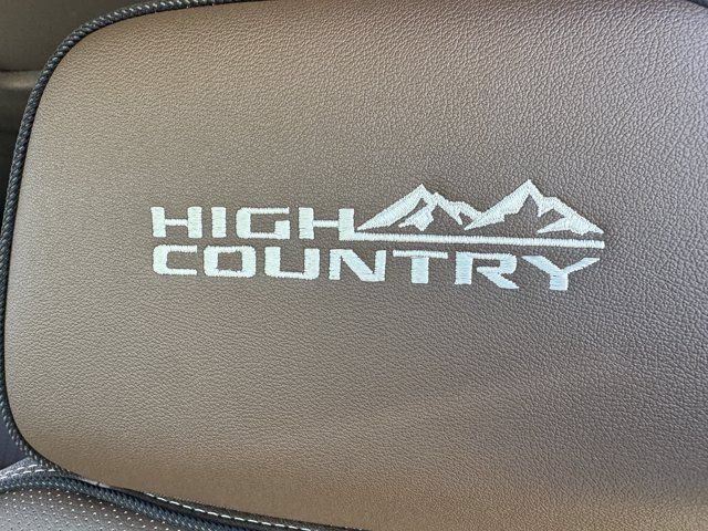 2026 Chevrolet Suburban High Country - Photo 22
