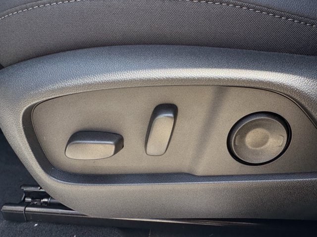 2027 Chevrolet Equinox LT - Photo 23