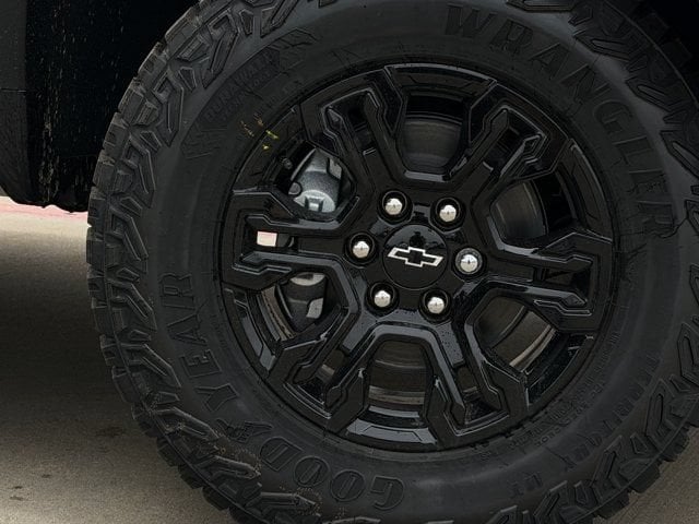 2026 Chevrolet Silverado 1500 ZR2 - Photo 10