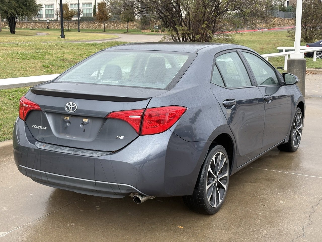 2018 Toyota Corolla SE photo 4