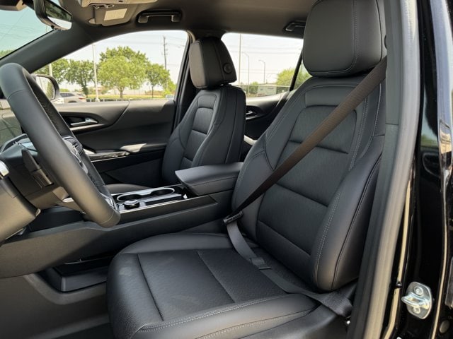 2027 Chevrolet Equinox LT - Photo 21