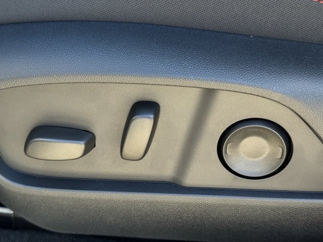 2027 Chevrolet Equinox RS - Photo 22