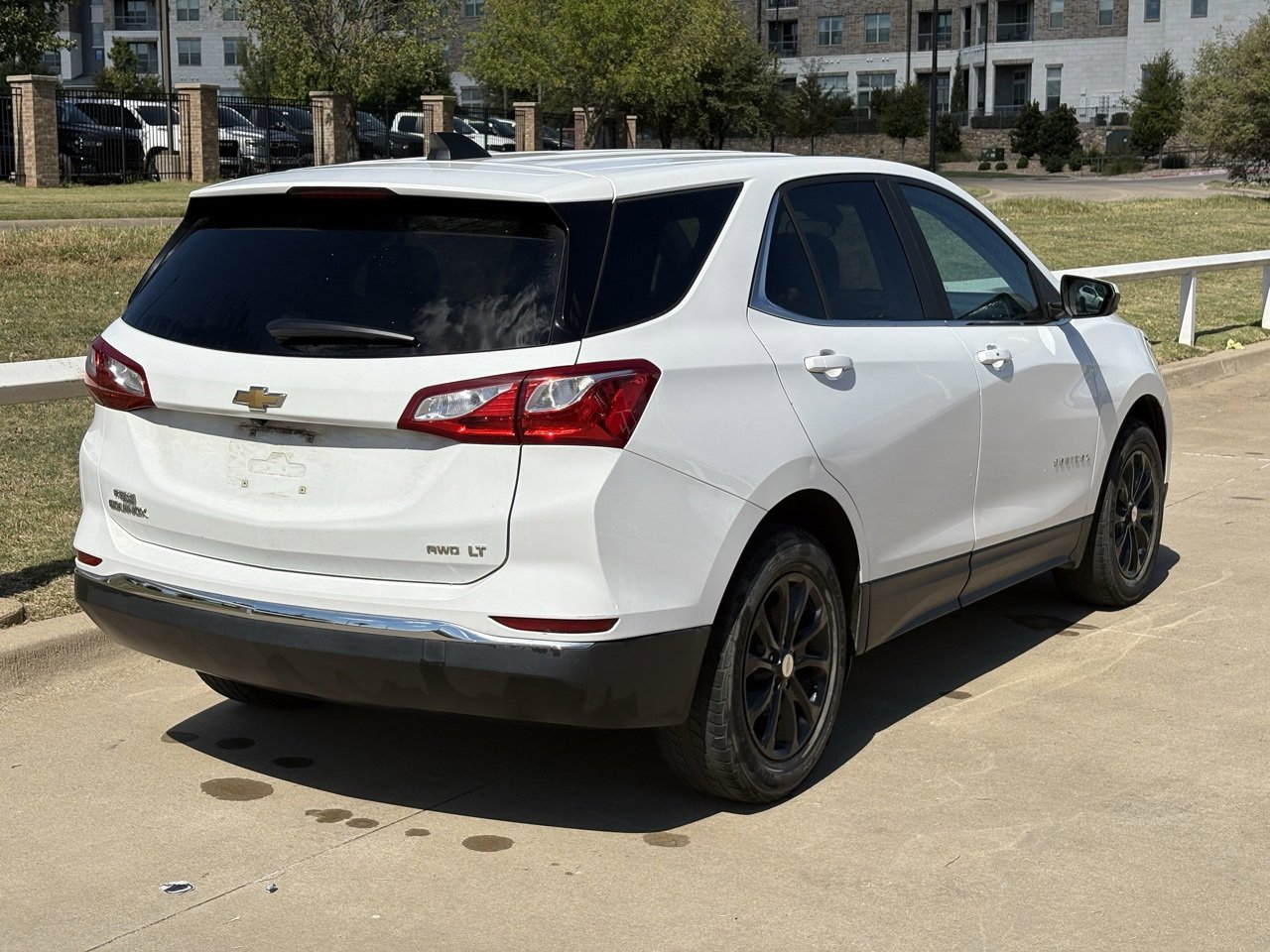 2021 Chevrolet Equinox LT photo 3