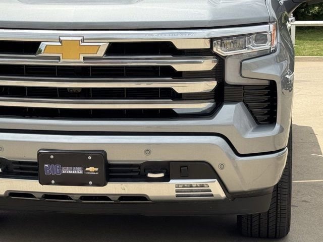 New 2026 Sterling Gray Metallic Chevrolet High Country image 9