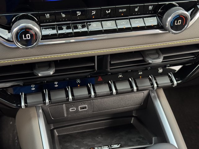 2026 Chevrolet Colorado ZR2 - Photo 14