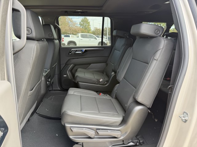 2027 Chevrolet Suburban Z71 - Photo 26