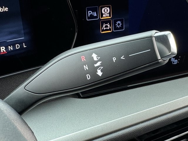 2027 Chevrolet Traverse LT - Photo 17