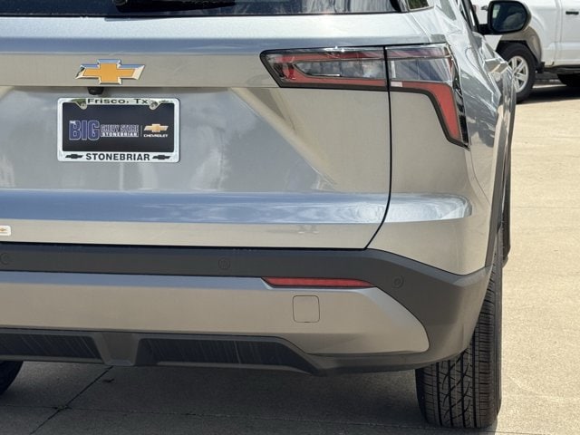 2027 Chevrolet Equinox LT - Photo 7