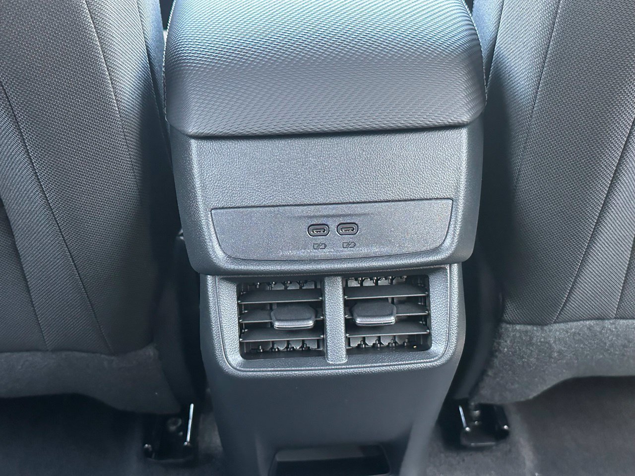 2027 Chevrolet Equinox LT - Photo 24