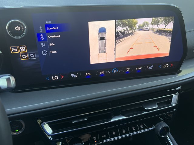 2027 Chevrolet Traverse LT - Photo 18