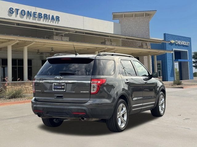 View vehicle photo 5