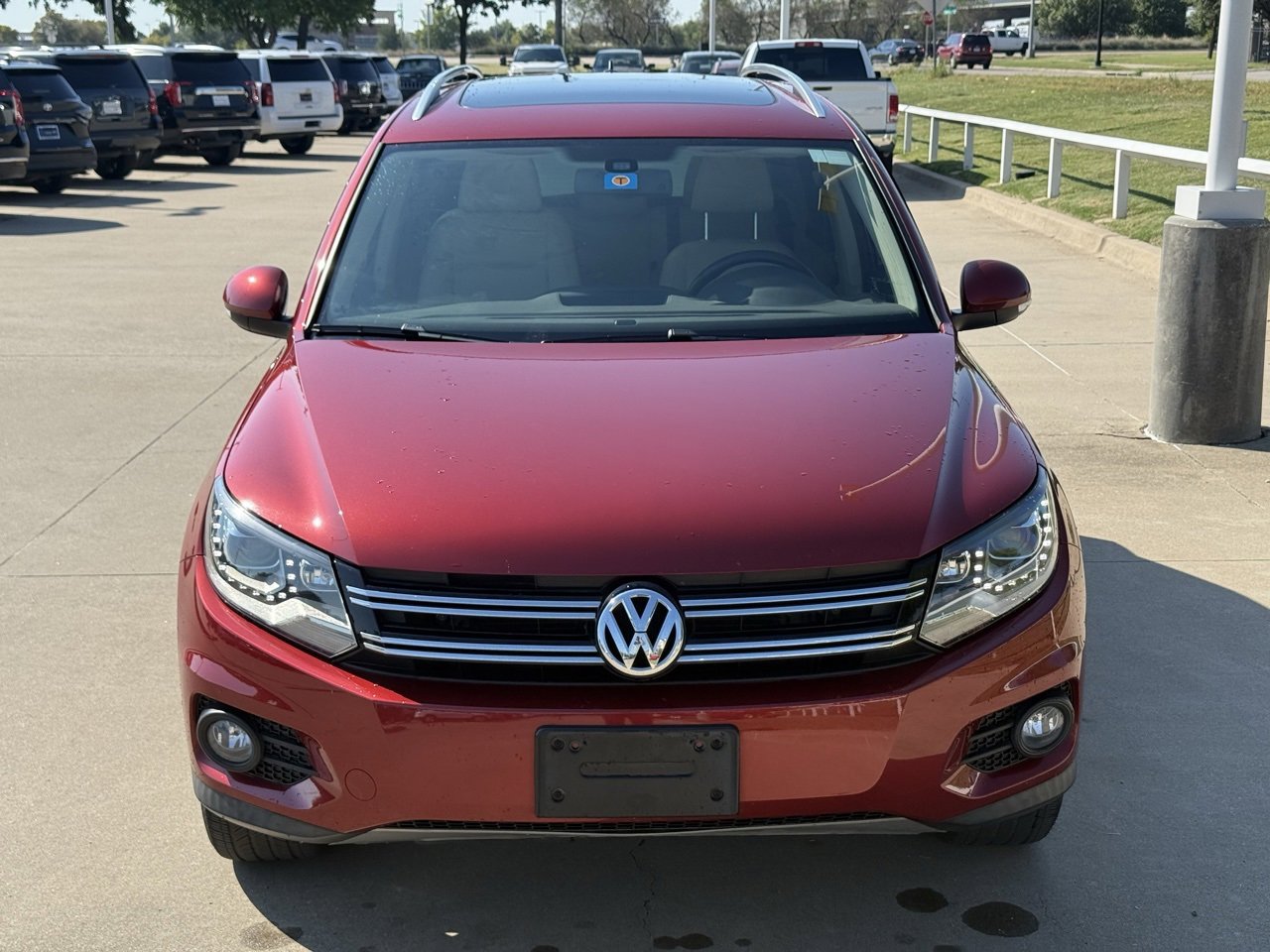 2016 Volkswagen Tiguan S photo 2