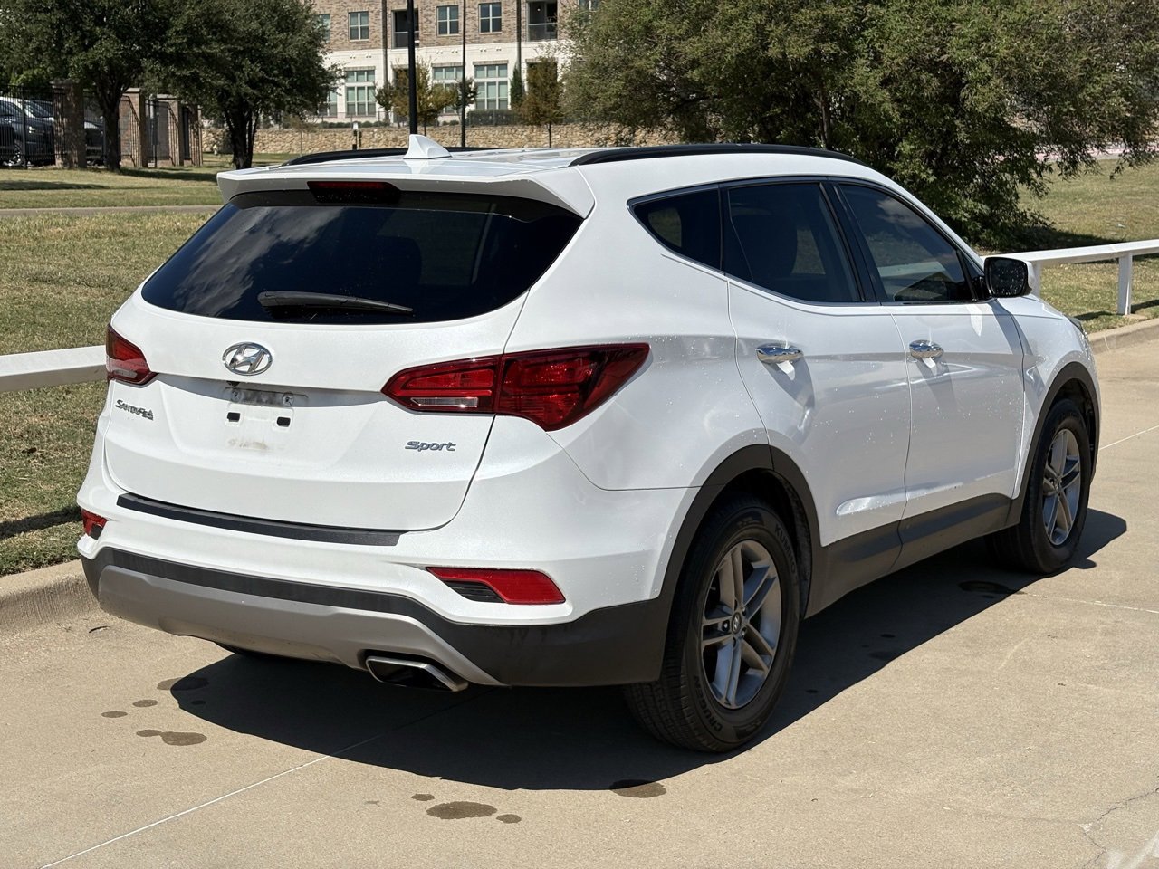 2017 Hyundai Santa Fe Sport photo 3
