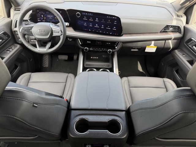 2027 Chevrolet Suburban Z71 - Photo 11