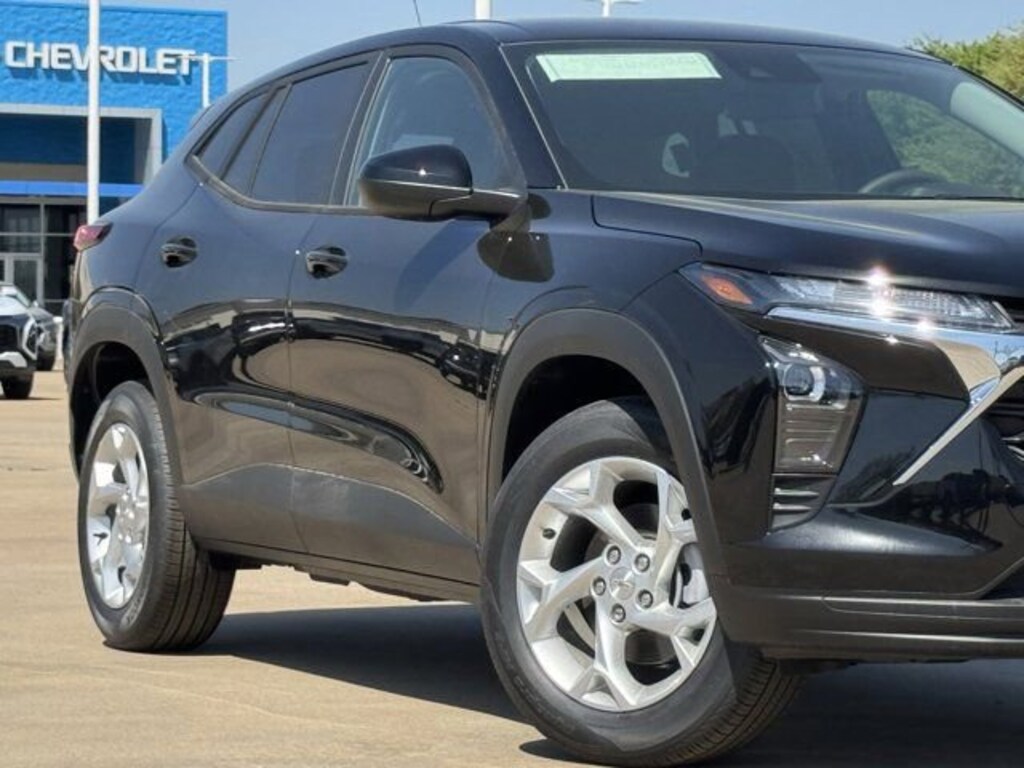 New 2026 Chevrolet Trax LS SUV