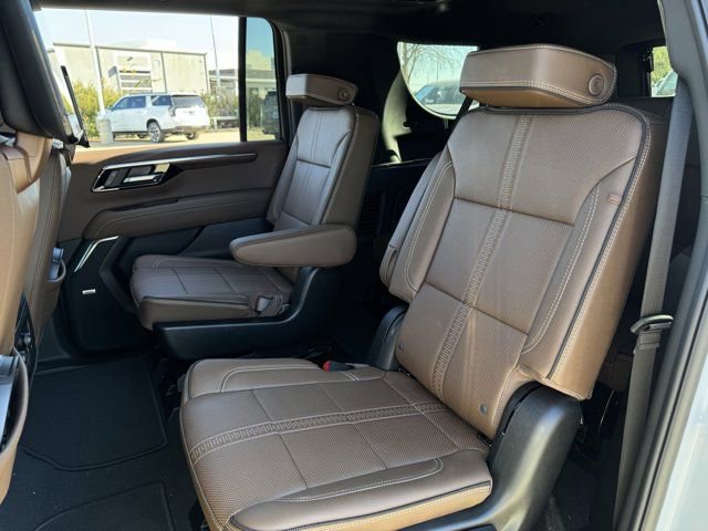 New 2026 Polar White Tricoat Chevrolet High Country image 24