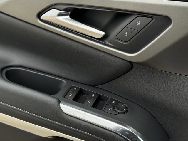 2025 Chevrolet Traverse LT - Photo 19