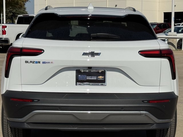 2026 Chevrolet Blazer EV photo 3