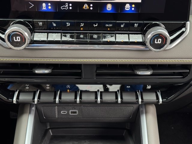 2026 Chevrolet Colorado ZR2 - Photo 15