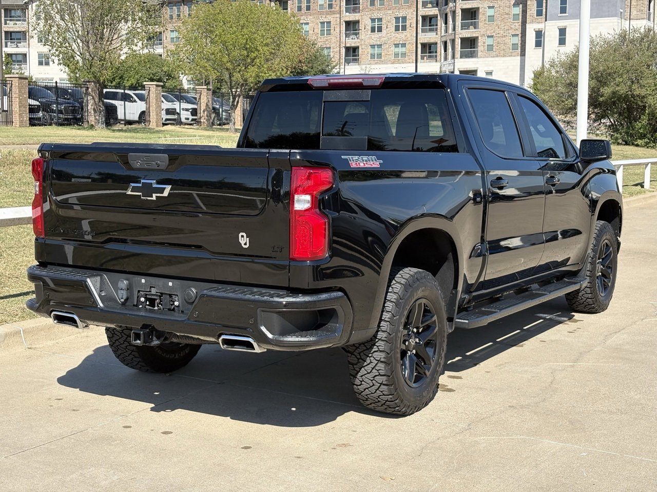 2022 Chevrolet Silverado Trail Boss LT photo 4