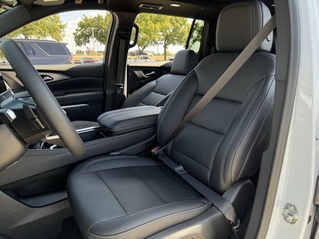2027 Chevrolet Traverse LT - Photo 20