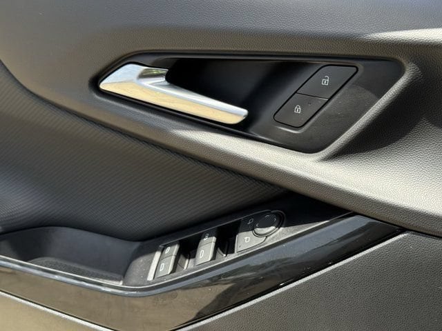 2027 Chevrolet Equinox LT - Photo 20