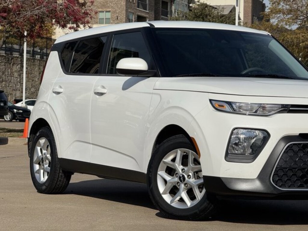 Used 2022 Kia Soul LX Hatchback