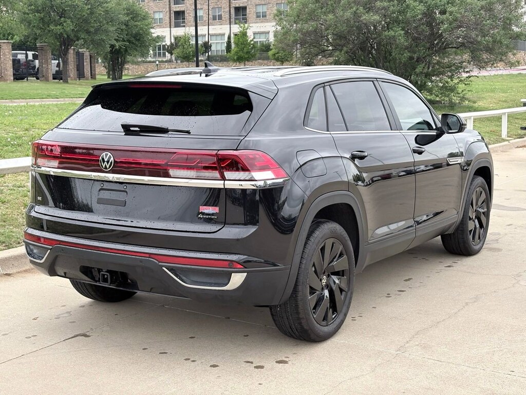 Used 2025 Volkswagen Atlas Cross Sport 2.0T SE w/Technology SUV
