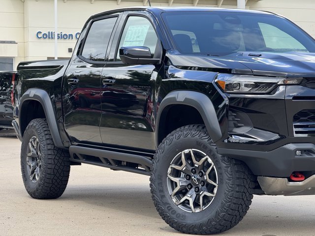 2026 Chevrolet Colorado ZR2 photo 3