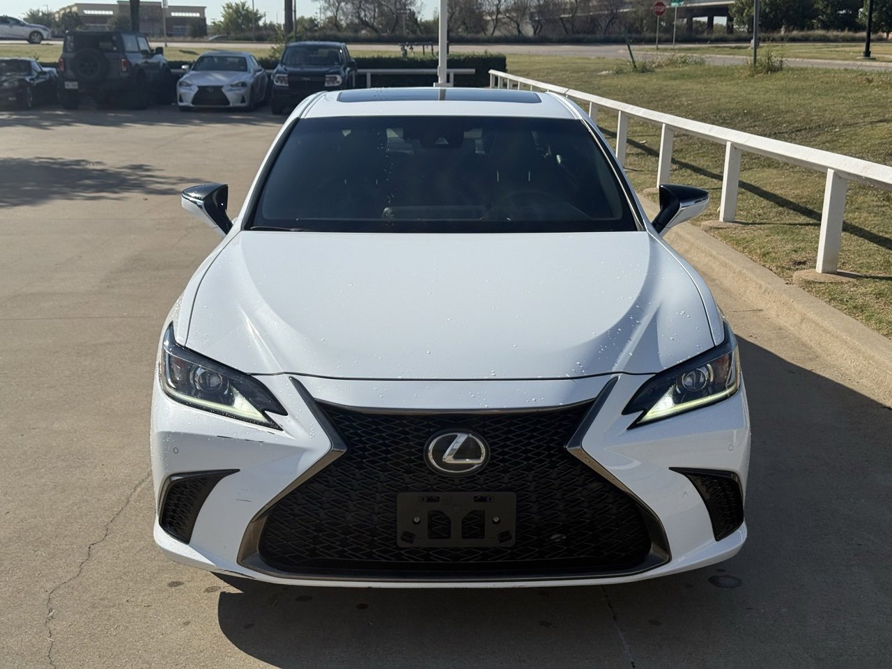 2019 Lexus ES 350 photo 2