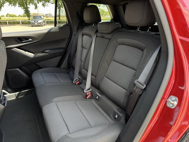2027 Chevrolet Equinox LT - Photo 23
